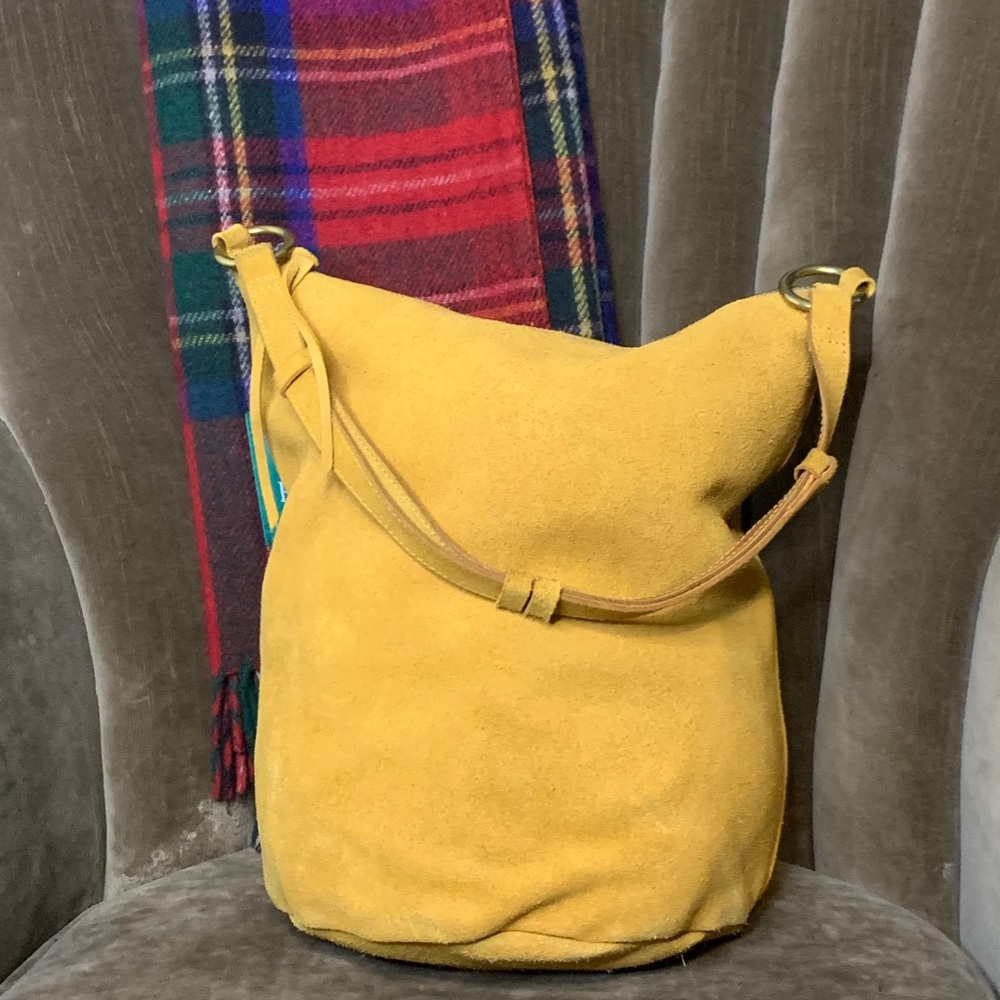 Madewell Lisbon O-Ring Bucket bag in suede